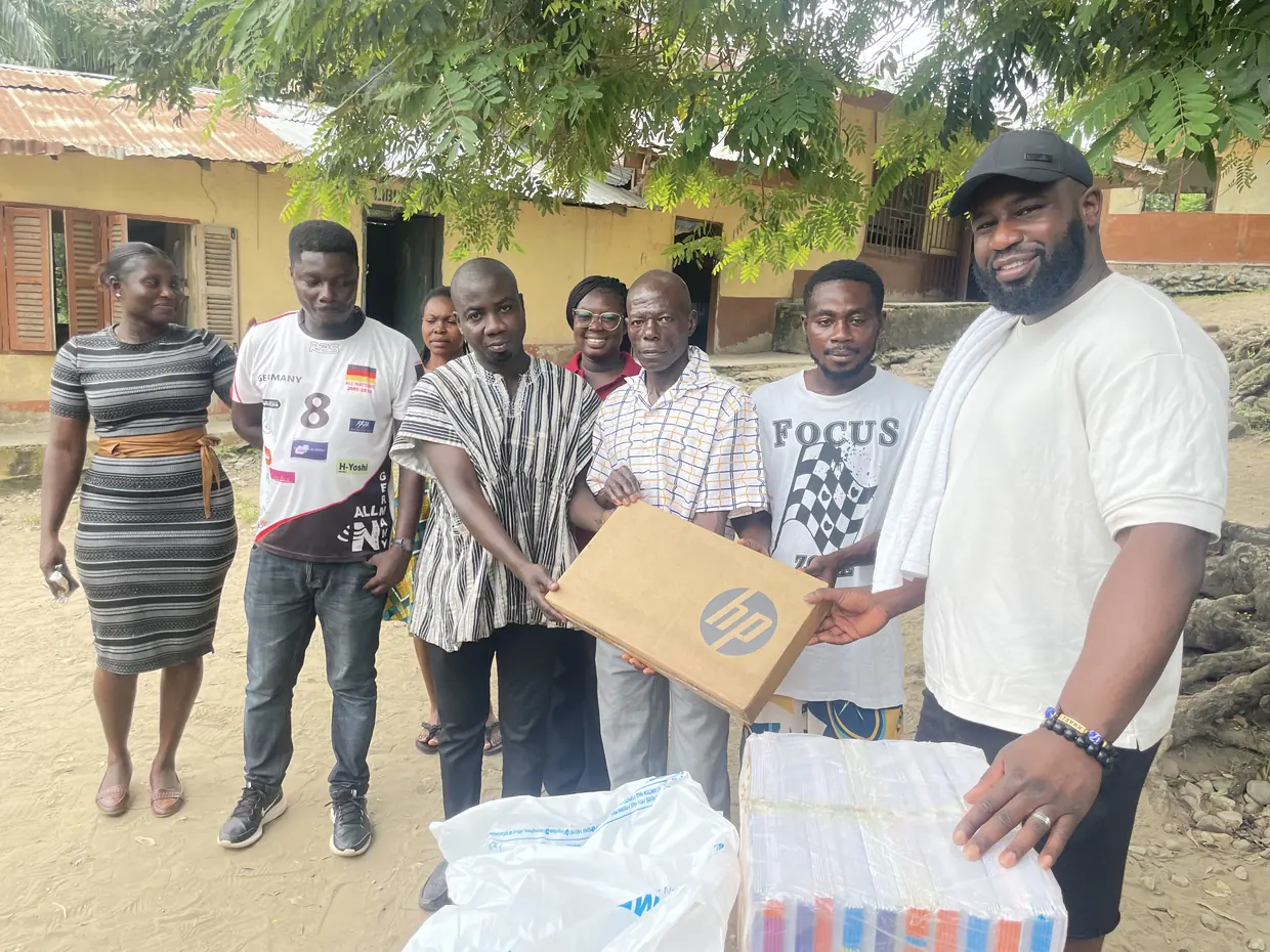 Children in the region around Daban receive new learning materials